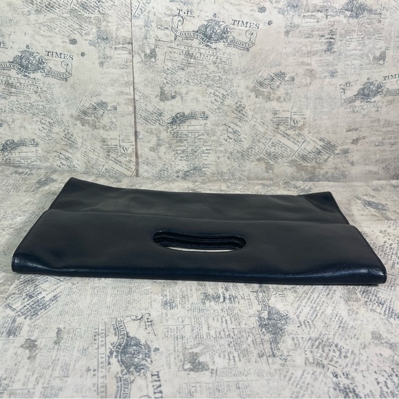 HOBO black leather clutch - Picture 6 of 13